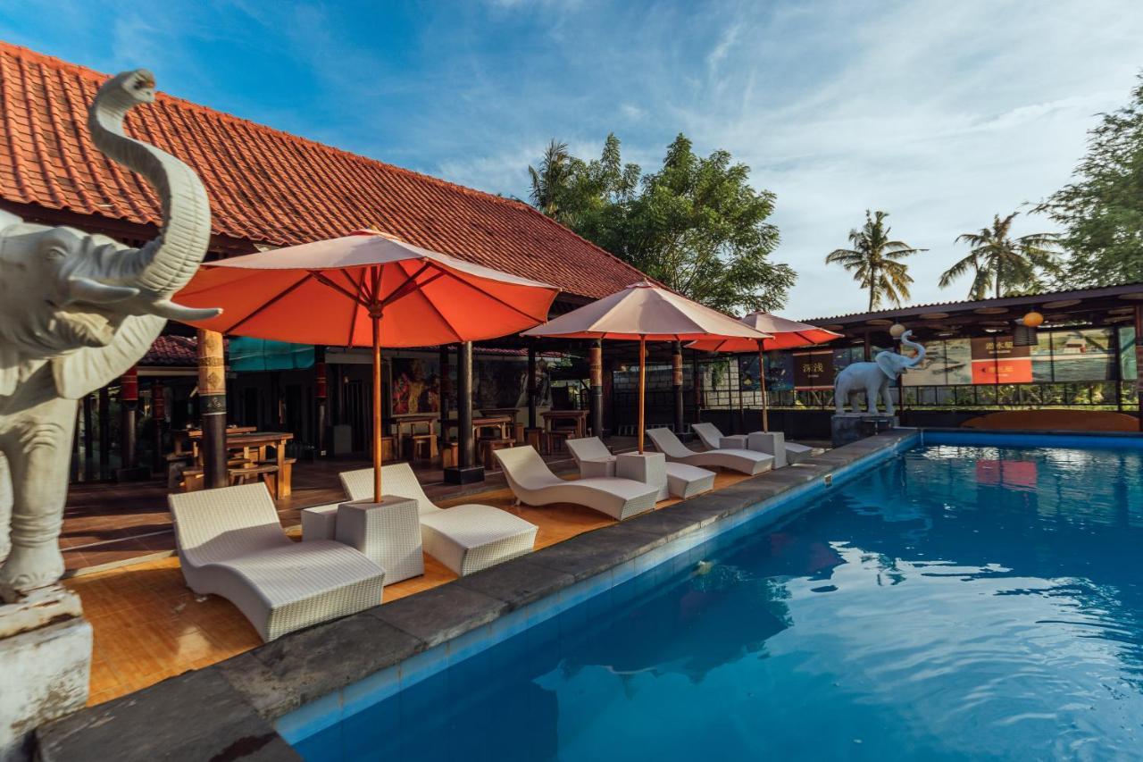 Beachfront Guesthouse Batununggul Esterno foto
